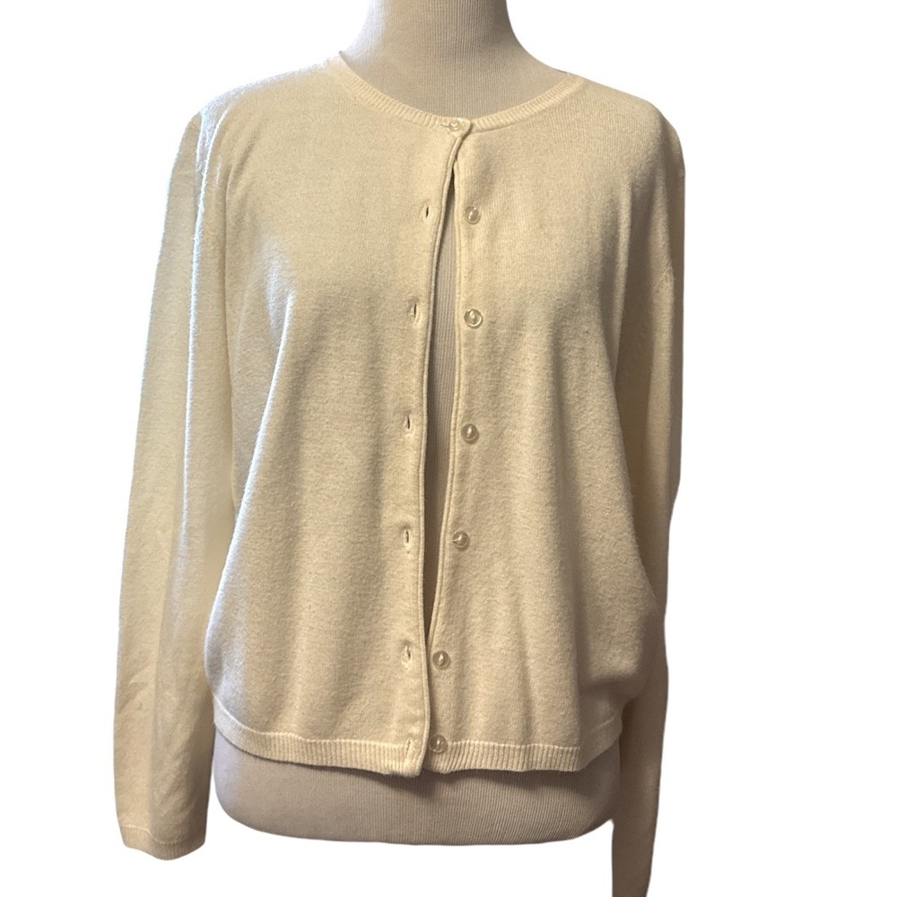 Paul Harris Design cream colored cardigan sweater with pearlescent buttons